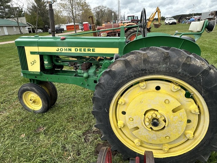 john-deere-520-image-2