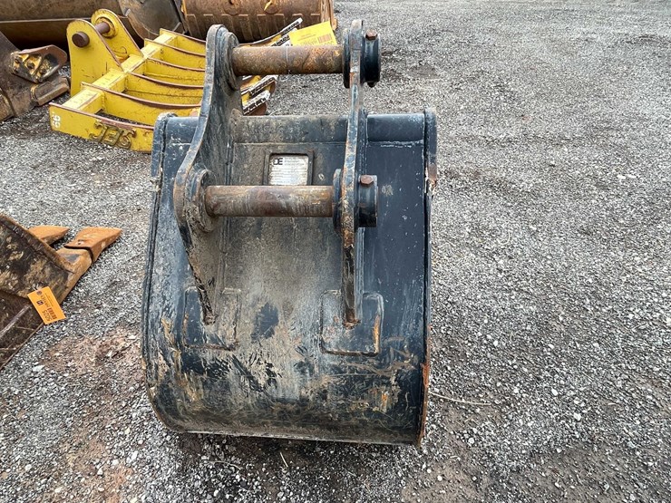 caterpillar-304.5-image-4