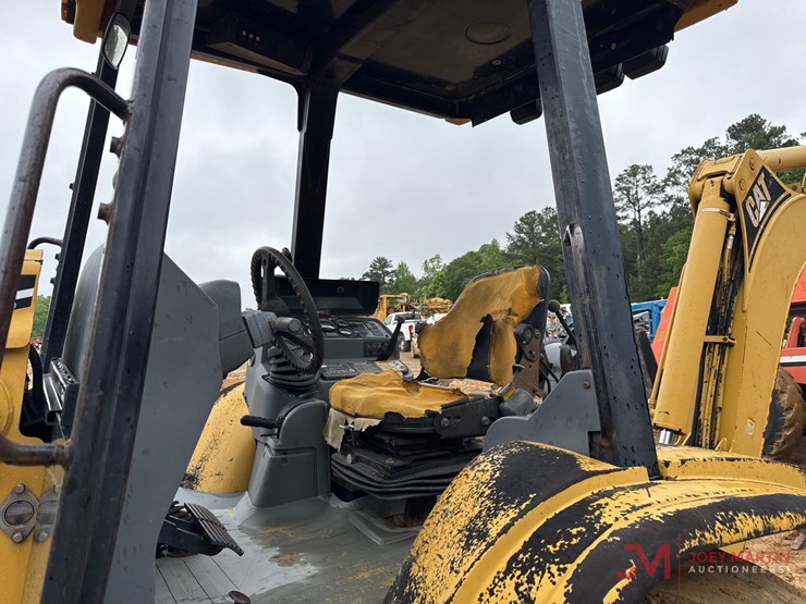 2001-caterpillar-416c-image-17