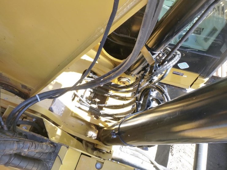 2019-caterpillar-335f-lcr-image-37