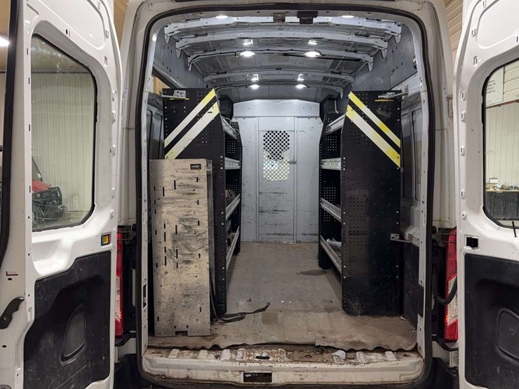 2019-ford-transit-image-12