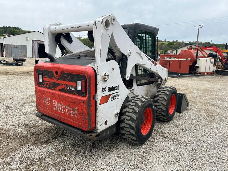 2019-bobcat-s740-image-4
