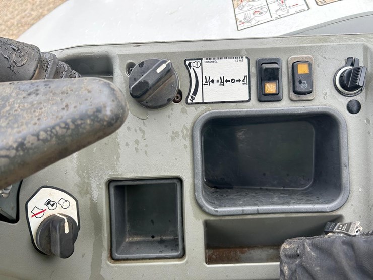 2022-bobcat-e50-image-25