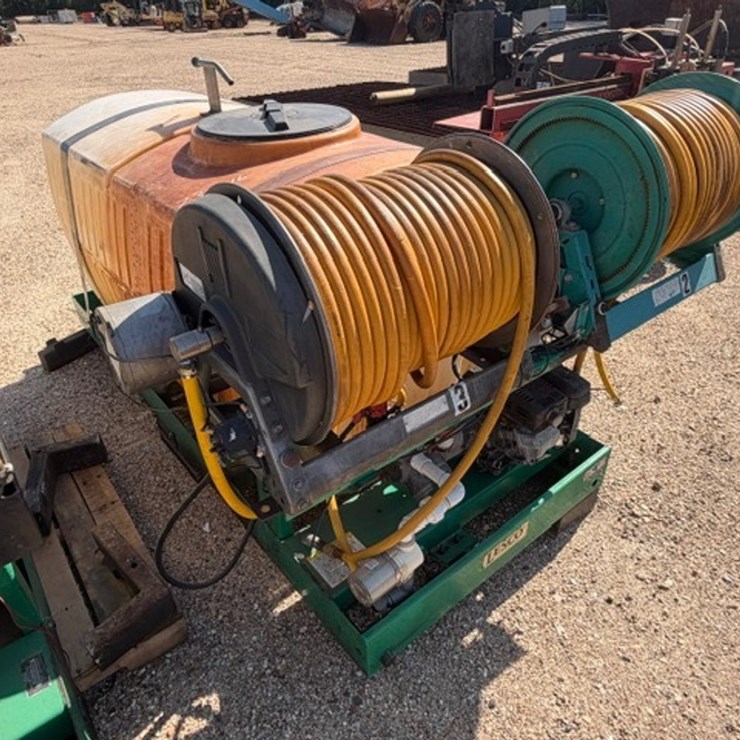 #35846 • 300 GALLON WATER TANK, SKID MOUNTED