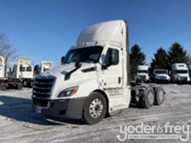 2022-freightliner-cascadia-116-image-1