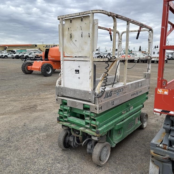 2005 JLG 1930ES