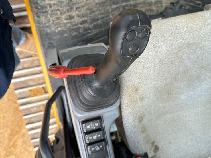 2021-deere-200g-image-22