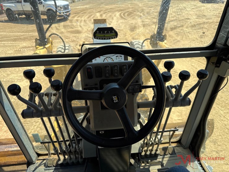 2021-caterpillar-120-image-21