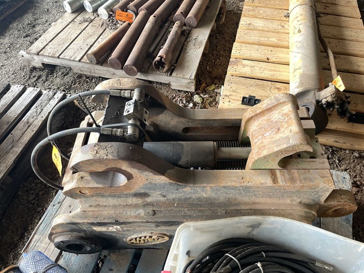 komatsu-pc200-image-5