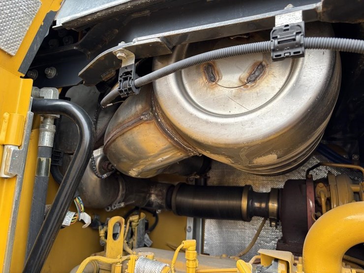 2023-john-deere-544-image-40