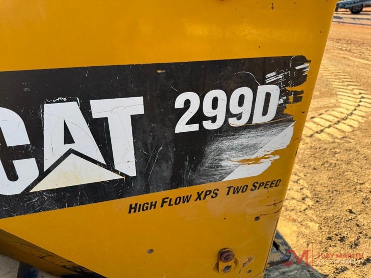 2015-caterpillar-299d-image-10