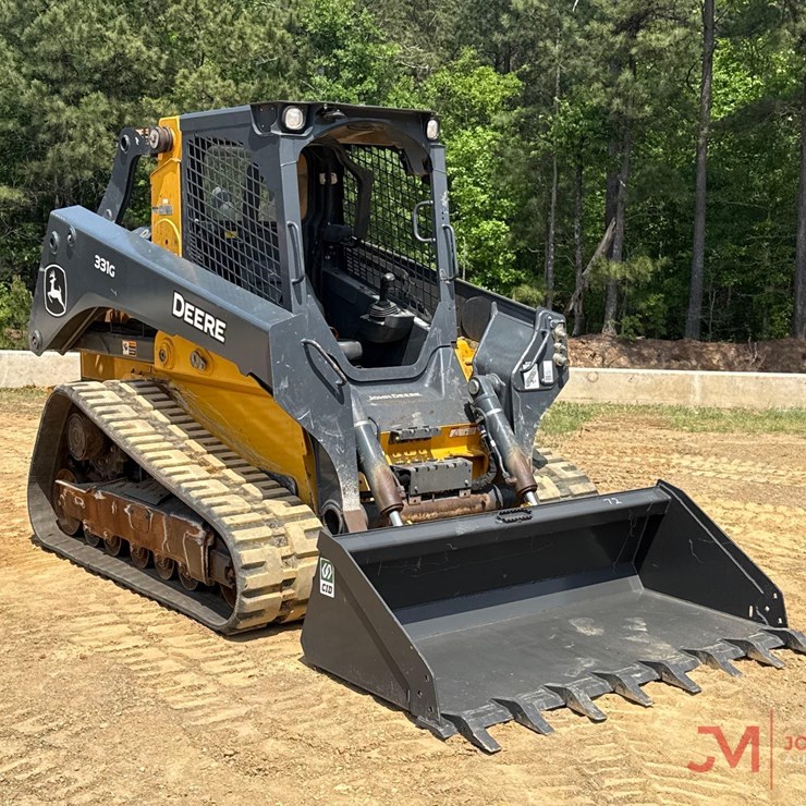 DEERE 331G