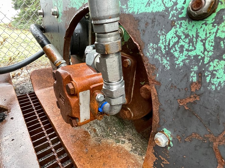 #5038-•-hydraulic-plate-compactor-attachment-image-3
