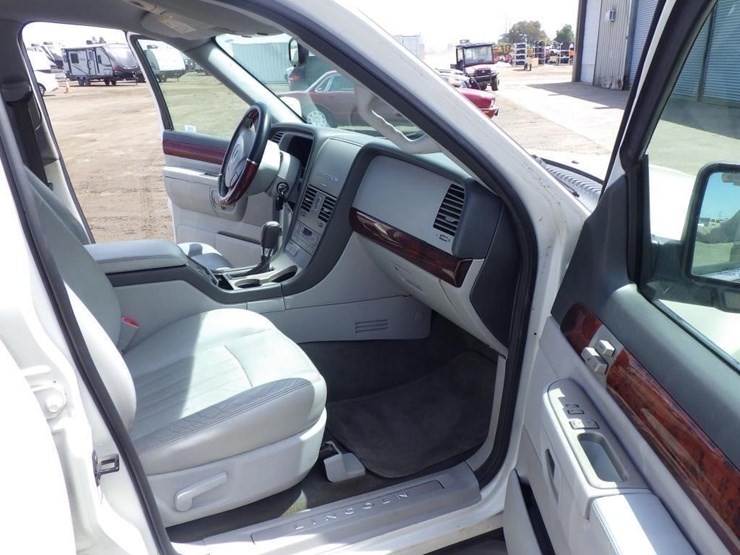 2004-lincoln-aviator-image-6