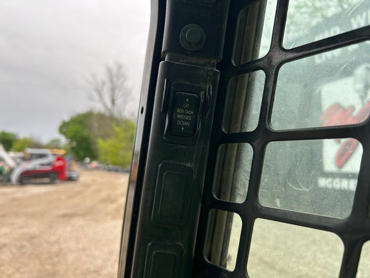 2016-bobcat-s450-image-19