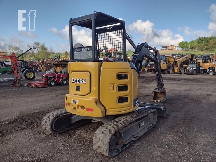 2018-deere-35g-image-47