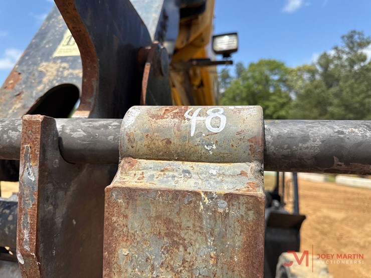 2015-caterpillar-tl1055c-image-5