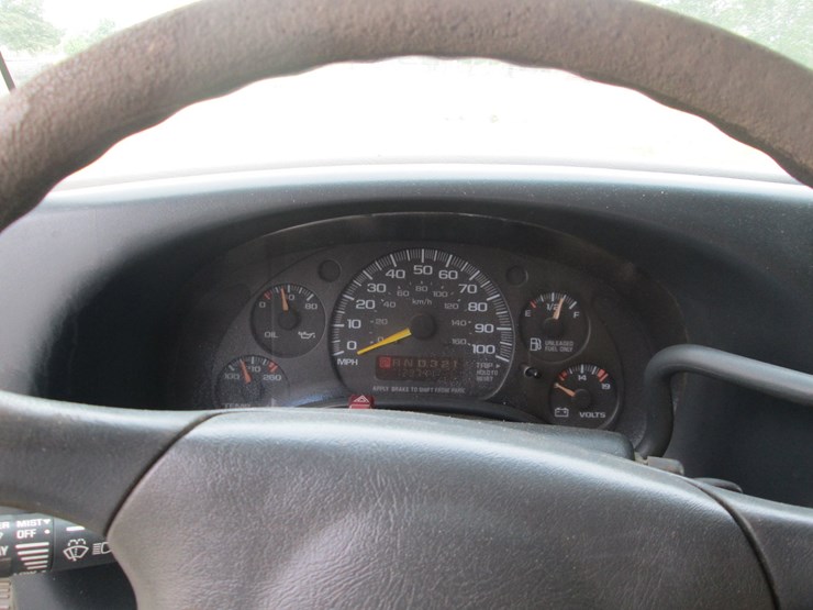 2000-gmc-3500-image-32