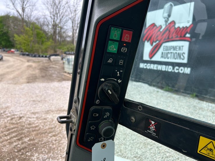 2020-bobcat-t66-image-23