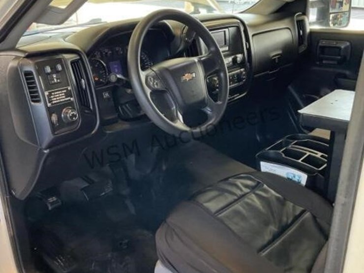 2015-chevrolet-silverado-3500hd-image-25