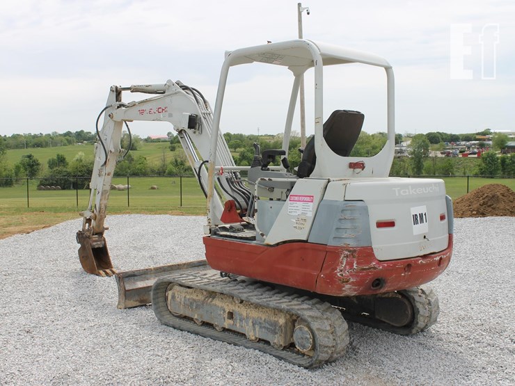 takeuchi-tb235-image-3