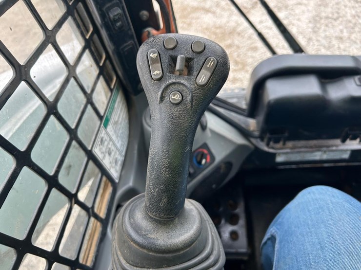 2021-bobcat-t770-image-26