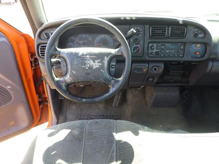 2001-dodge-3500-image-7