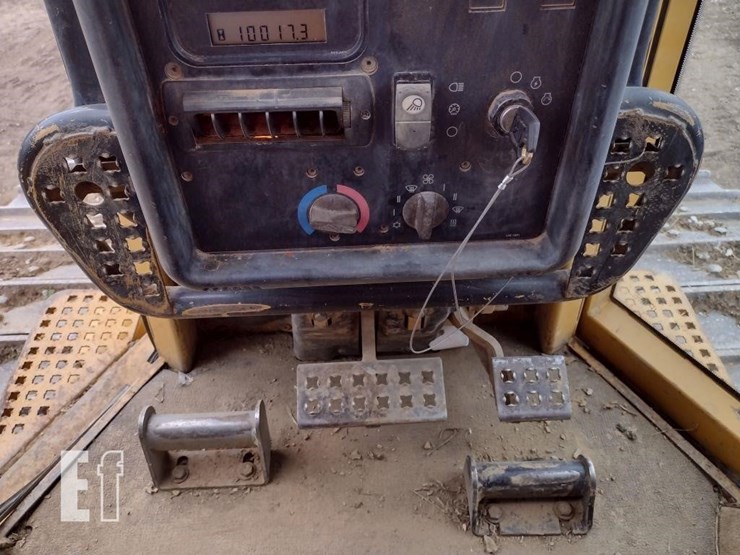 2006-caterpillar-d6n-xl-image-9