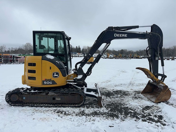 2022-deere-50g-image-4