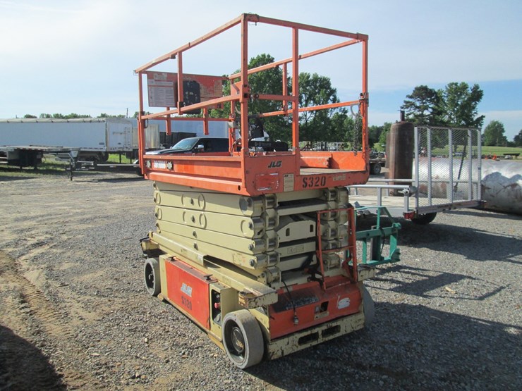 2013-jlg-3248rs-image-4