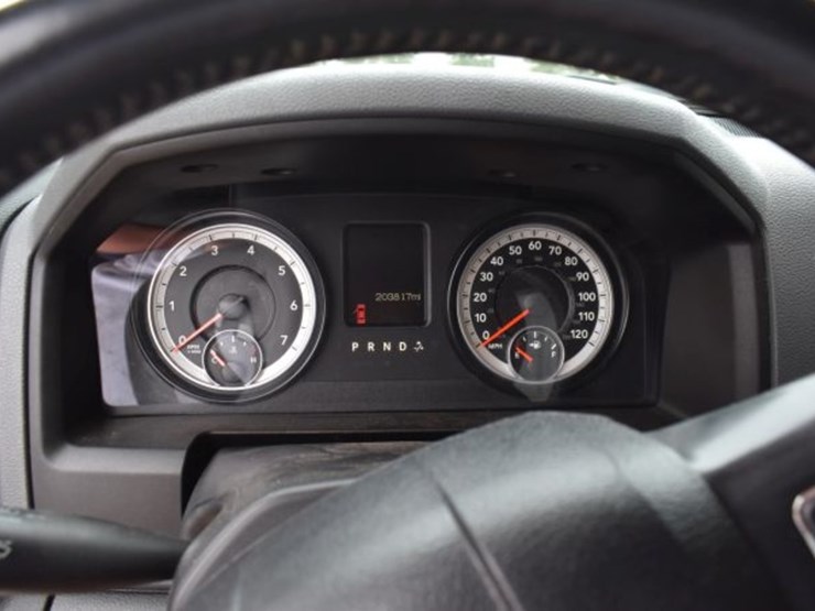 2014-dodge-1500-image-12