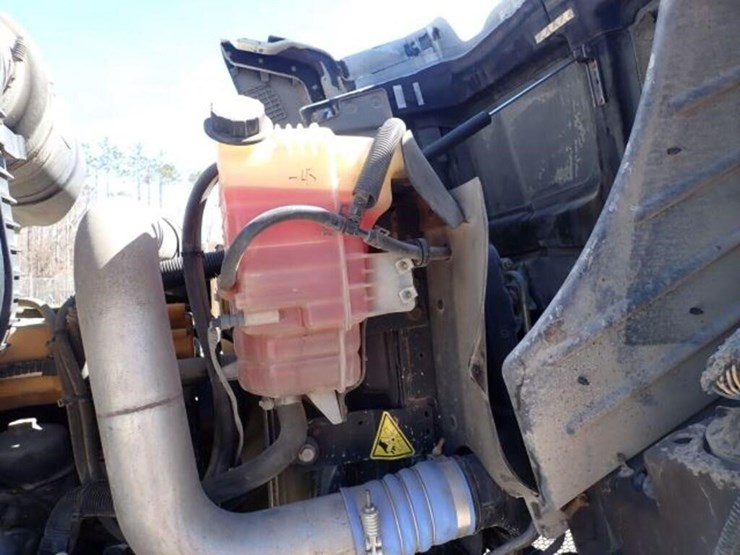 2012-caterpillar-ct660s-image-62