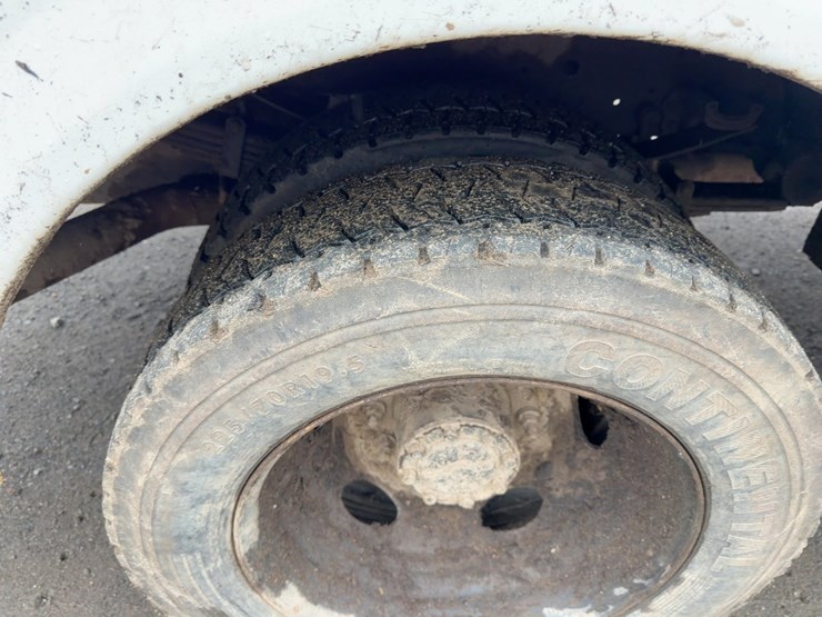 2021-ford-f550-xl-image-9