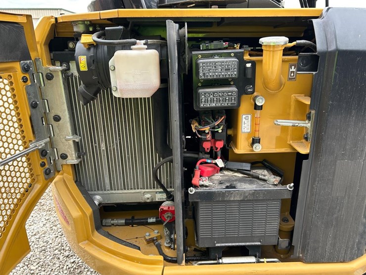 2021-caterpillar-303.5-image-14
