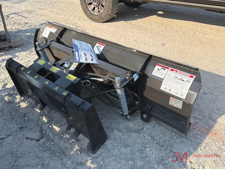 new/unused-spa84-hydraulic-dozer-blade-skid-steer-quick-attach-image-3
