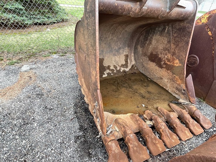 #5015-•-excavator-bucket-image-2