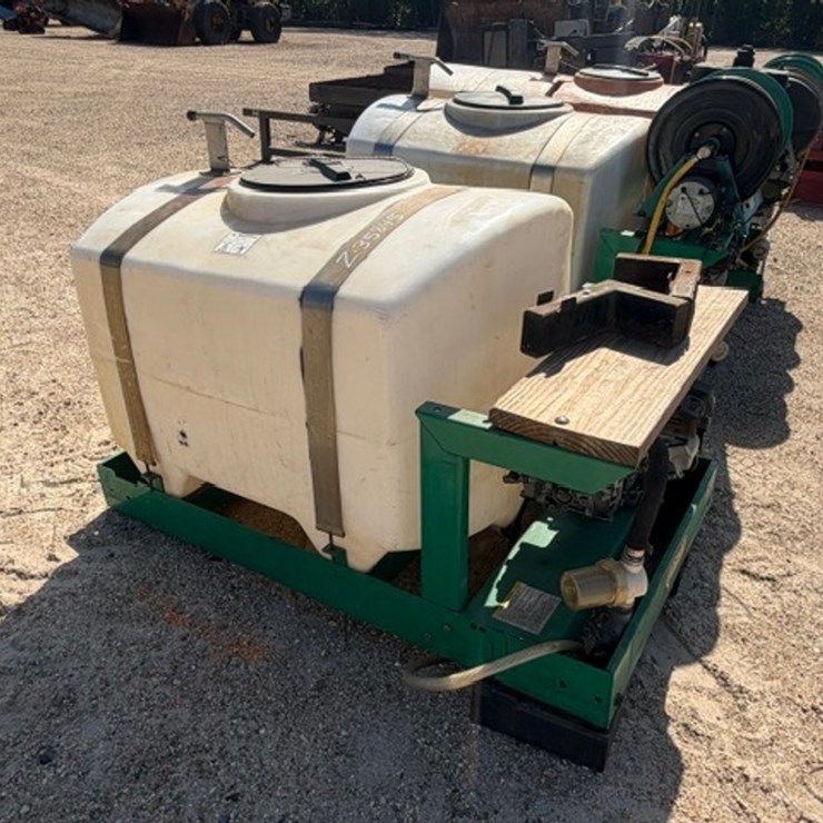 #35845 • 200 GALLON SPRAY TANKS WITH ELECTRIC REELS