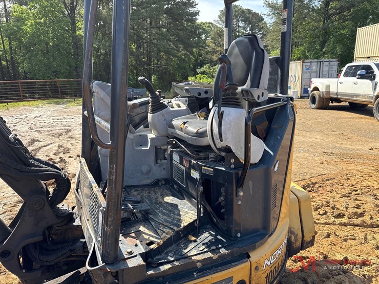 2016-deere-35g-image-19
