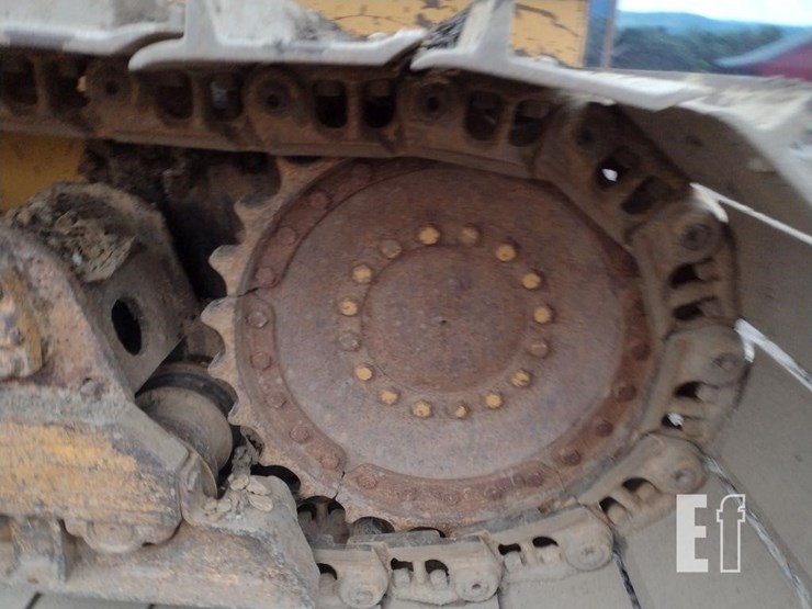 2005-deere-700h-lgp-image-21