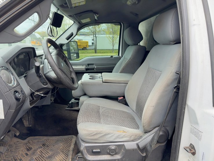2015-ford-f450-xlt-image-25