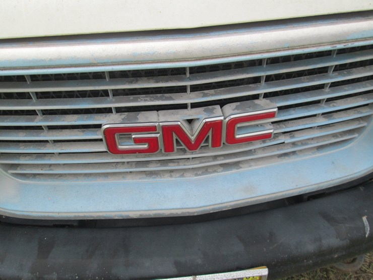 2000-gmc-3500-image-17