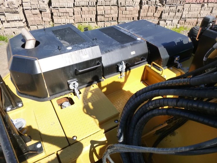 2019-caterpillar-335f-lcr-image-36