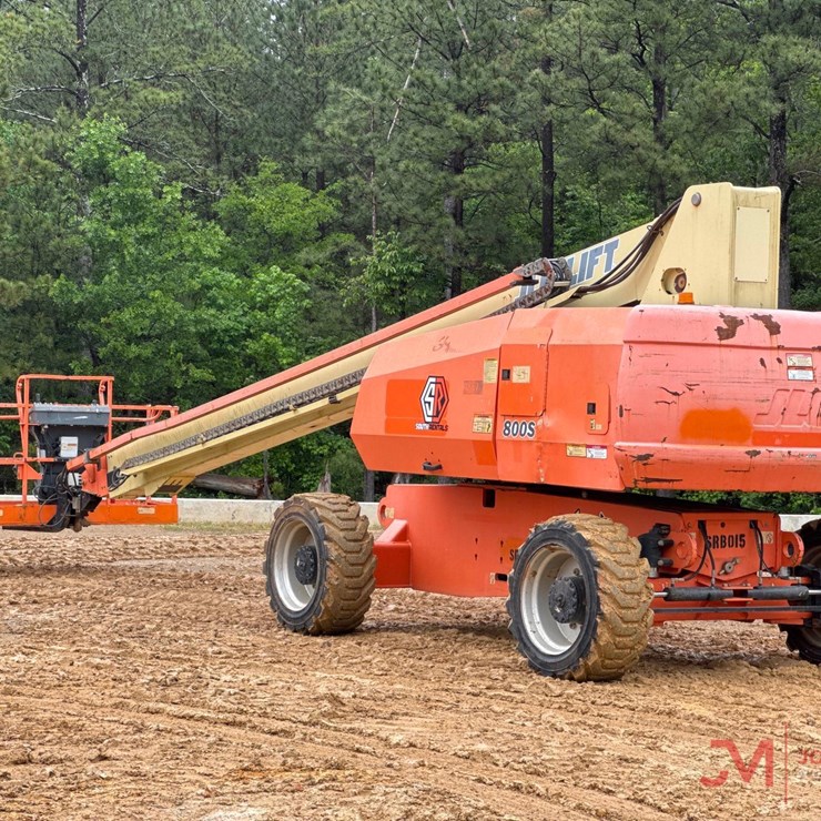 2014 JLG 800S