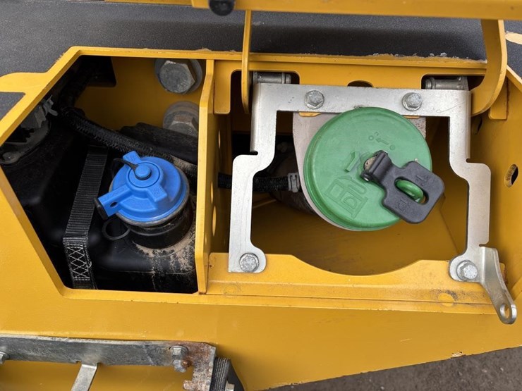 2023-john-deere-544-image-43
