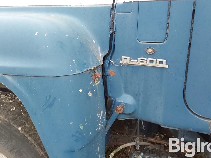 1974-mack-r600-image-9
