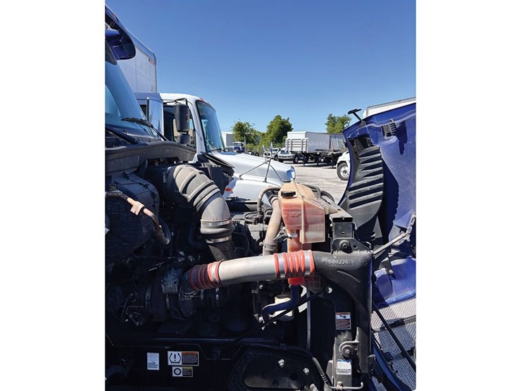 2021-peterbilt-579-image-7