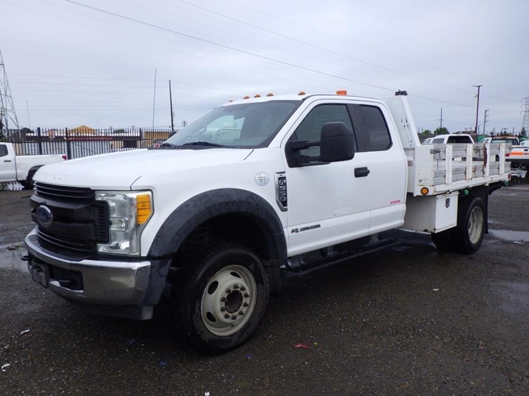 2017-ford-f550-image-1