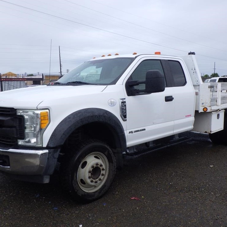 2017 FORD F550
