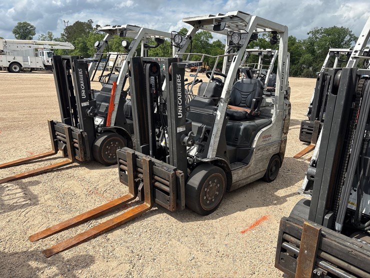 #16259-•-2015-nissan-cf50-forklift-image-1