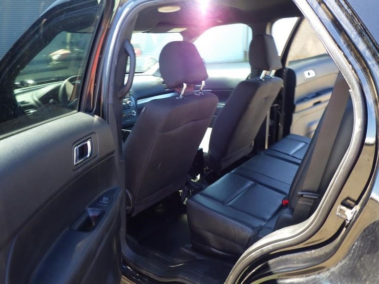 2017-ford-explorer-image-7